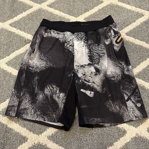 Lululemon Mens Size Small Assert Short Aerial Ice Gray Athletic Linerless Shorts